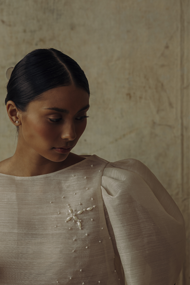 The Camisa Top in Pinya with Scattered Pearls