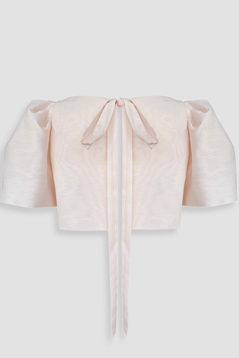 Vania Romoff Camisa Top Cream made with spun organza and has Butterfly sleeves and a self-tie back ribbon 
