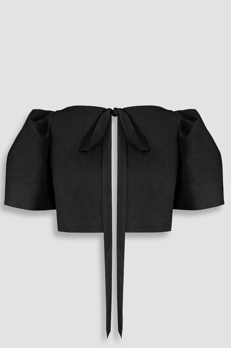 Vania Romoff Camisa Top Black made with silk organza and has Butterfly sleeves and a self-tie back ribbon 