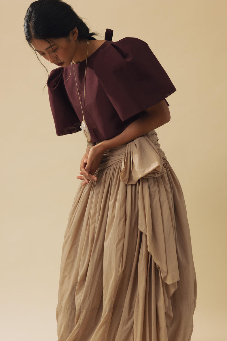 Vania Romoff Camisa Top Mulberry made with spun organza and has Butterfly sleeves and a self-tie back ribbon 