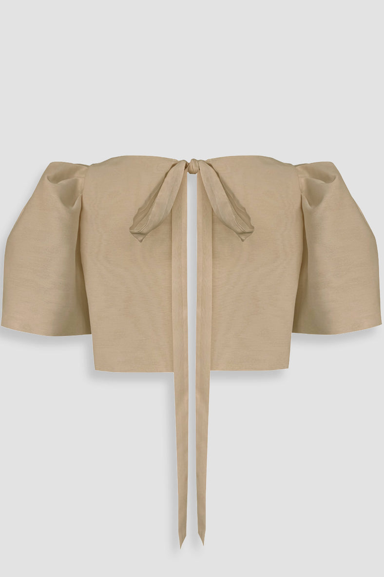 Vania Romoff Camisa Top Nude made with silk organza and has Butterfly sleeves and a self-tie back ribbon 