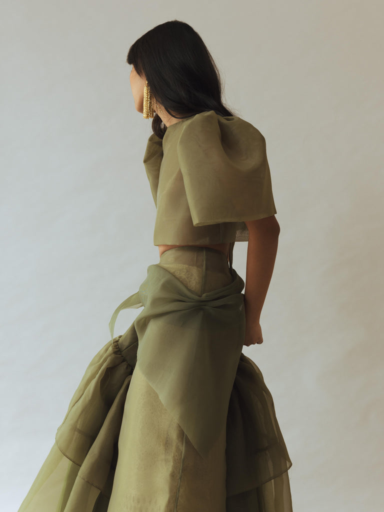 Vania Romoff Camisa Top Olive made with silk organza and has Butterfly sleeves and a self-tie back ribbon 