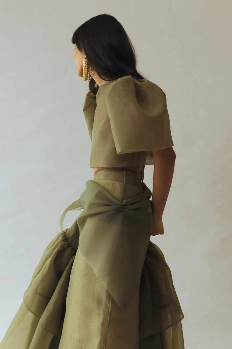 Vania Romoff Camisa Top Olive made with silk organza and has Butterfly sleeves and a self-tie back ribbon 