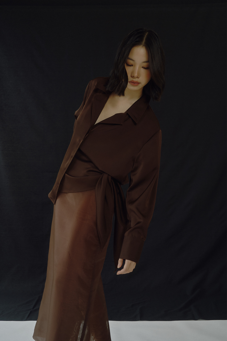Vania Romoff The Silk Shirt in chocolate is made from lustrous silk blend fabric and cut for a relaxed fit