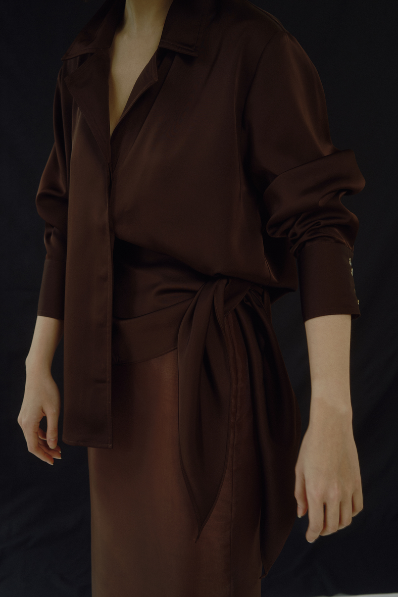 Vania Romoff The Silk Shirt in chocolate is made from lustrous silk blend fabric and cut for a relaxed fit