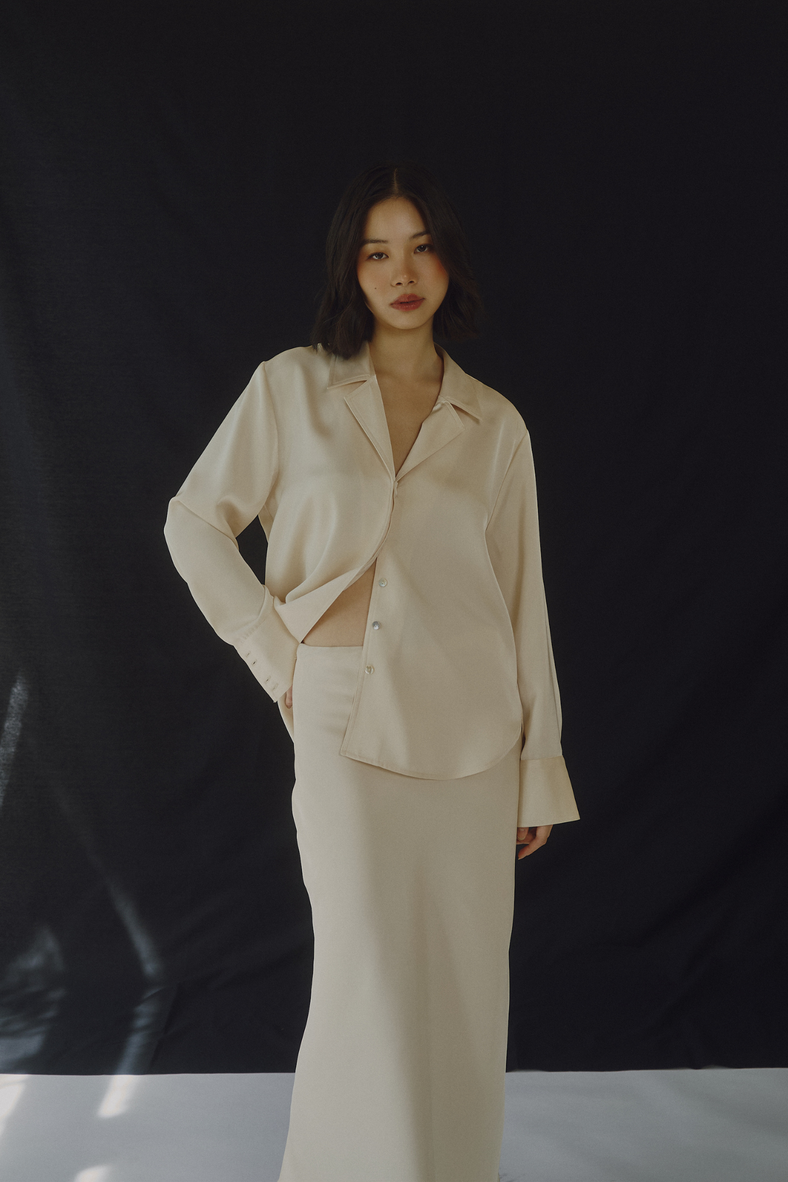 Vania Romoff The Silk Shirt in ivory is made from lustrous silk blend fabric and cut for a relaxed fit