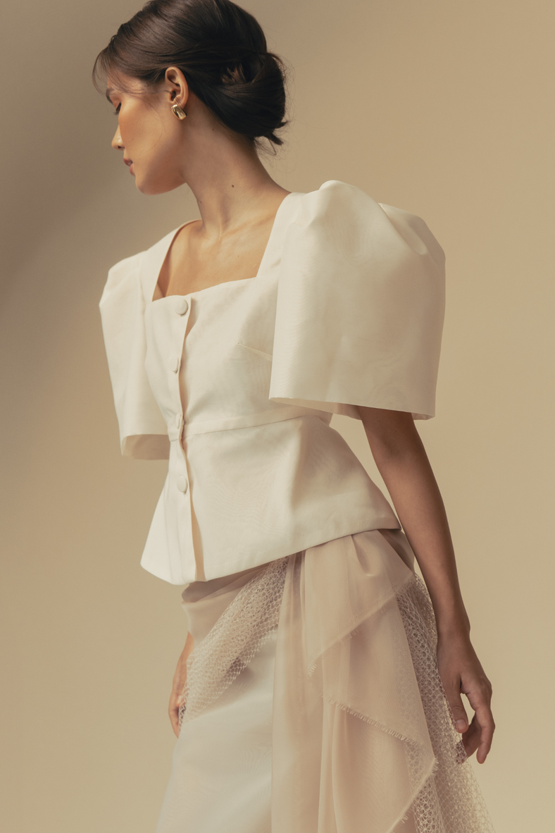 Vania Romoff The Camisa Blouse in cream features our signature butterfly sleeves from the classic Camisa
